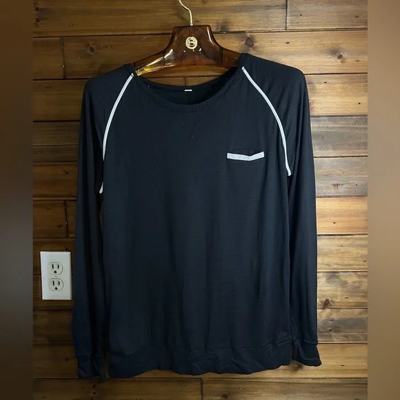 Lululemon Weightless Crew see pictures for size - Picture 3 of 6